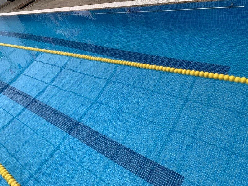 Vídeo-inspeção do interior da tubagem dos bicos injetores da piscina para avaliação das conexões antes da reabilitação com resina em São João da Madeira.